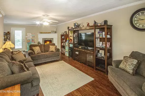 Living - 198 Nicely Tr, Powell, TN 37849 photo 1 of 4