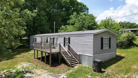 647 W Robbins Rd, Robbins, TN 37852