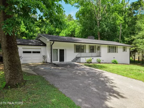 5821 Briercliff Rd, Knoxville, TN 37918