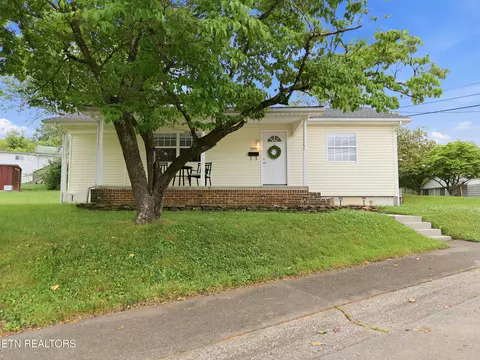 100 Ulysses Ln, Oak Ridge, TN 37830