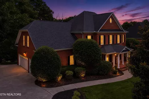 928 Blackstone Dr, Knoxville, TN 37934