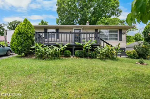 508 W Hemlock St, La Follette, TN 37766