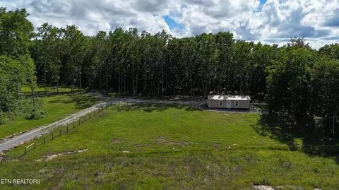 851 Little Hurricane Ln, Monterey, TN 38574