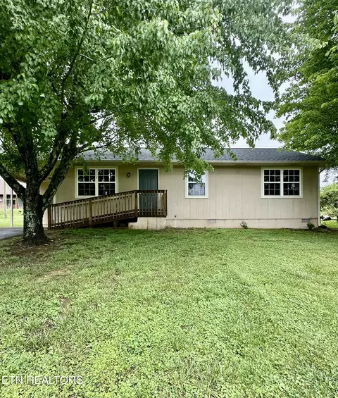 615 Mccartt St, Wartburg, TN 37887