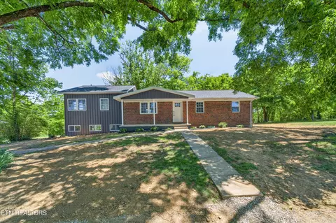 2155 Fairview Rd, Byrdstown, TN 38549