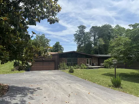 7121 Stone Mill Dr, Knoxville, TN 37919