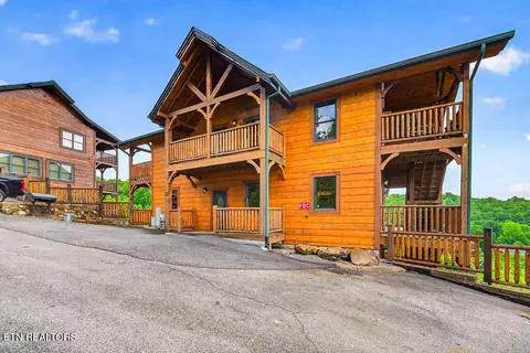 776 Mountain Stream Way, Gatlinburg, TN 37738