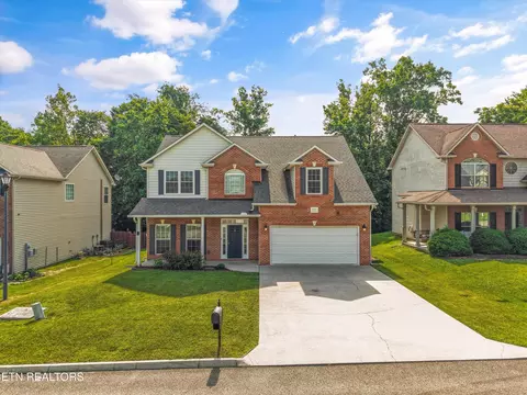 1620 Spring Oak Ln, Lenoir City, TN 37772