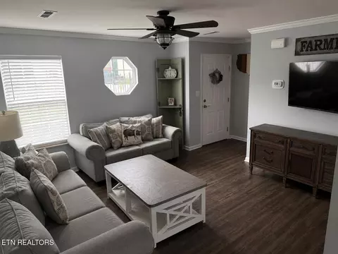 102 Village Trce #13, Kingston, TN 37763