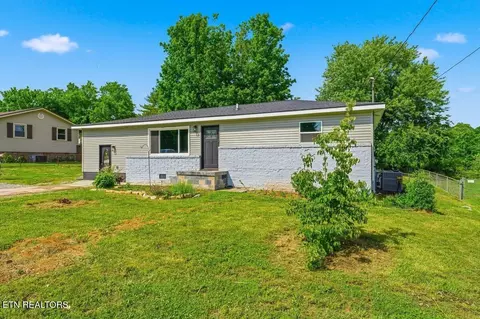 7920 Powell Heights Rd, Powell, TN 37849