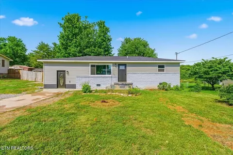 7920 Powell Heights Rd, Powell, TN 37849