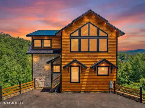 3262 Pine Peak Way, Sevierville, TN 37862