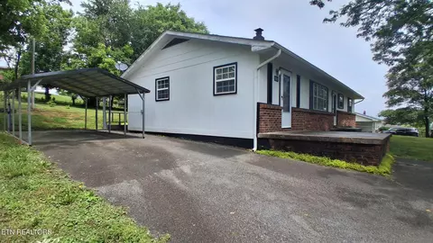 106 Walnut St, New Tazewell, TN 37825