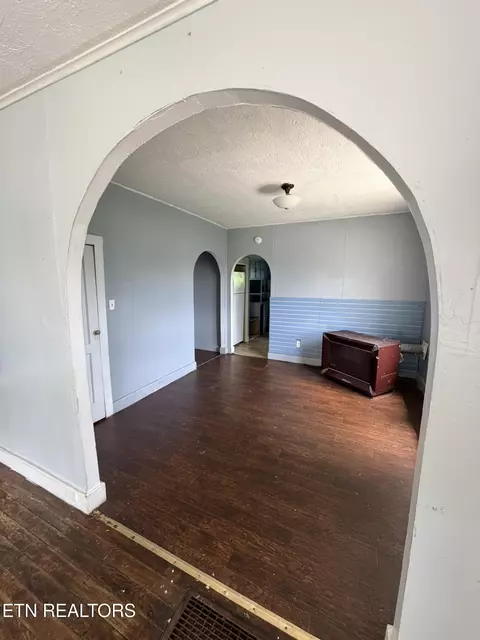 Living - 18700 Alberta St, Oneida, TN 37841 photo 1 of 2