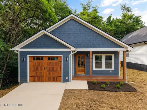 1312 NEzell St, Knoxville, TN 37917