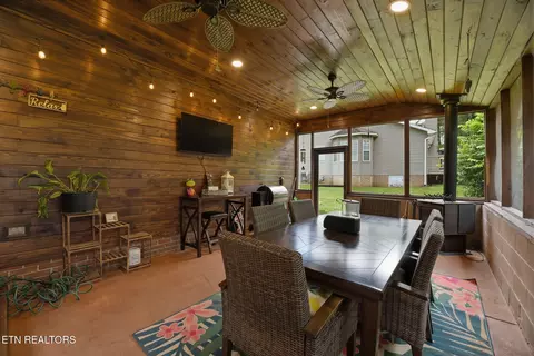 Exterior - 7219 Emerald Heath Rd, Powell, TN 37849 photo 3 of 6