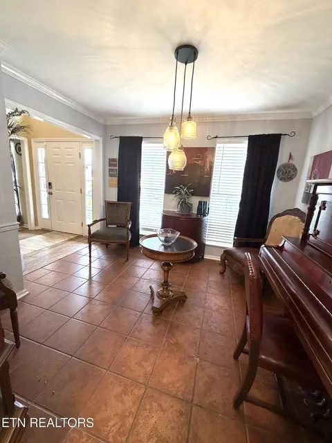Entry Way - 7219 Emerald Heath Rd, Powell, TN 37849 photo 2 of 3