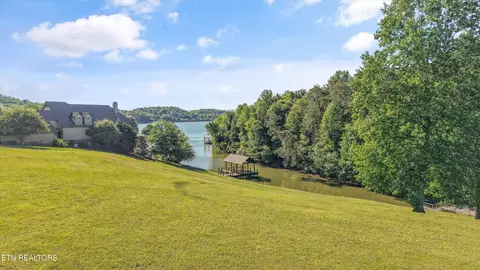 3842 Attley Dr, Louisville, TN 37777