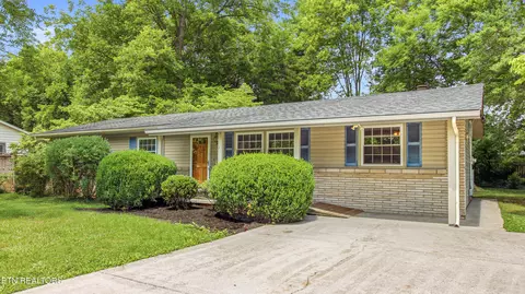 4700 Elm View Dr, Knoxville, TN 37921