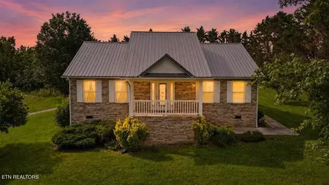 819 Island Ford Rd, Jacksboro, TN 37757