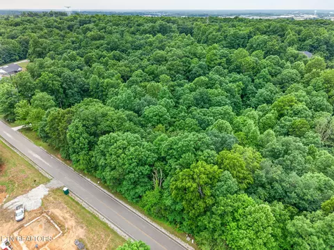 2022 Cumberland View Dr, Crossville, TN 38571