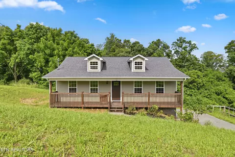 715 Privet Dr, Dandridge, TN 37725