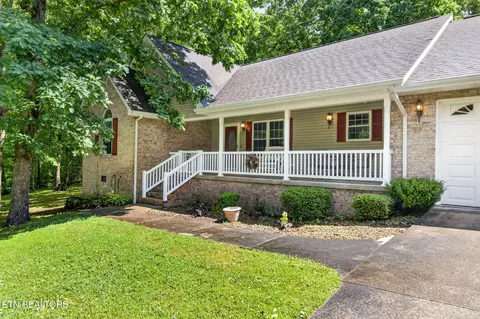 209 Basses Creek Ln, Crossville, TN 38572
