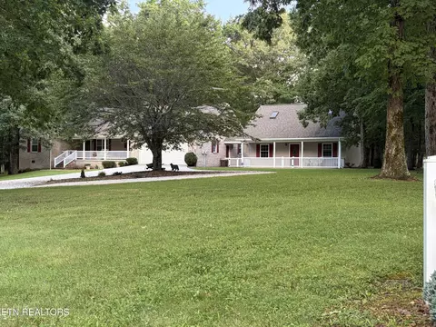 209 Basses Creek Ln, Crossville, TN 38572