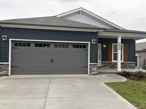 3856 Crimson Clover Ln, Knoxville, TN 37924