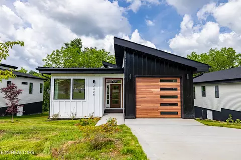 2329 Rock Gardens Dr, Sevierville, TN 37876