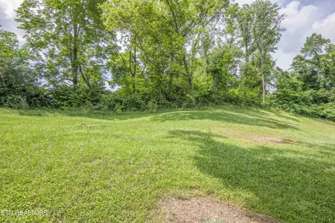 Westbury Drive, Clinton, TN 37716