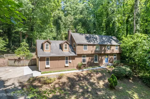 2529 Tall Pine Ln, Knoxville, TN 37920