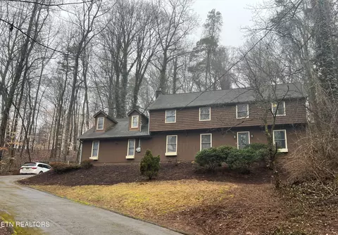 2529 Tall Pine Ln, Knoxville, TN 37920