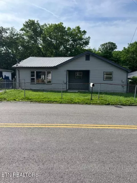 706 E Beech St, La Follette, TN 37766