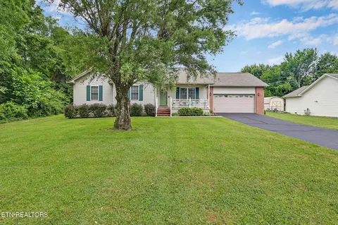 215 Kearney Dr, Crossville, TN 38555
