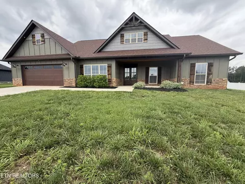 849 Pinebrooke Dr, Maryville, TN 37801