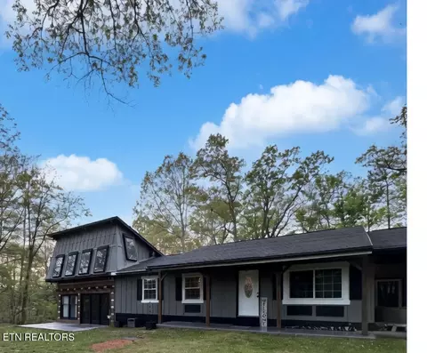 381 Fox Cemetery Rd, Sevierville, TN 37876