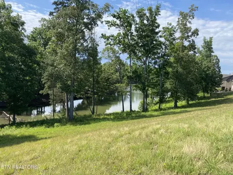 161 Careen Ct, Lenoir City, TN 37772