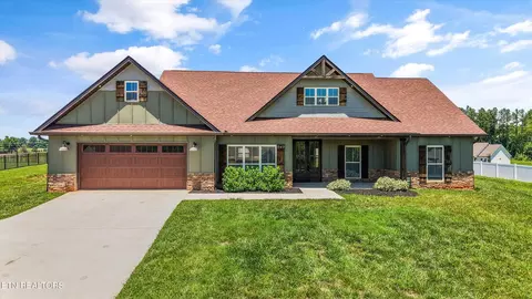 849 Pinebrooke Dr, Maryville, TN 37801
