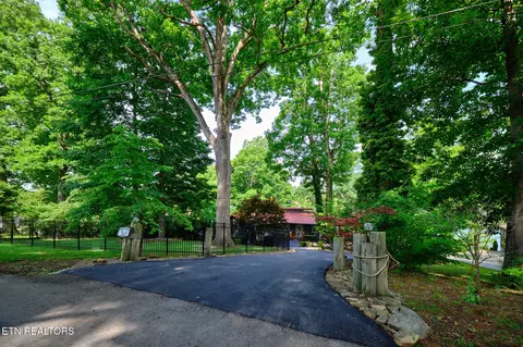 817 Lakewood Dr, Jefferson City, TN 37760