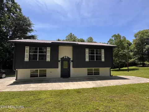 522 Henderson Dr, Madisonville, TN 37354