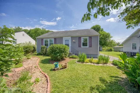 1930 W Gilbert Ln, Knoxville, TN 37920