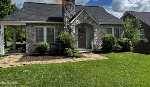 3004 Sanders Dr, Knoxville, TN 37918