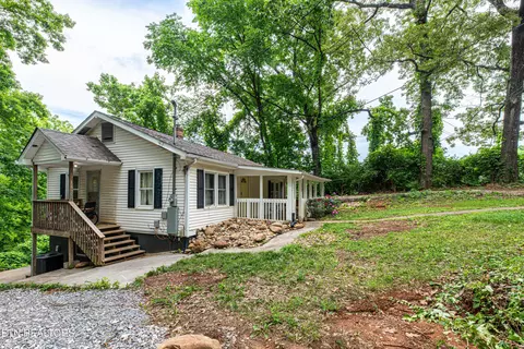 520 Burns Rd, Knoxville, TN 37914