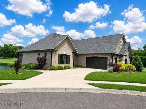 320 Augusta Ln, Lenoir City, TN 37771