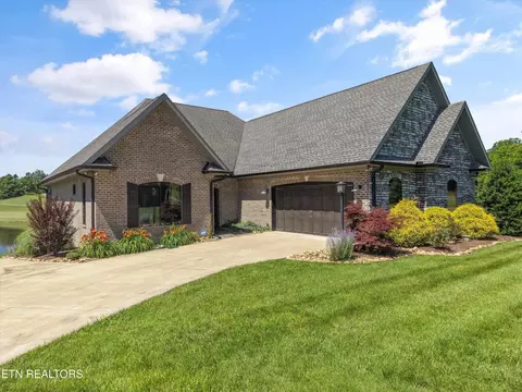 320 Augusta Ln, Lenoir City, TN 37771
