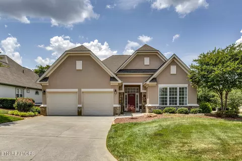 227 Kingbird Dr, Vonore, TN 37885