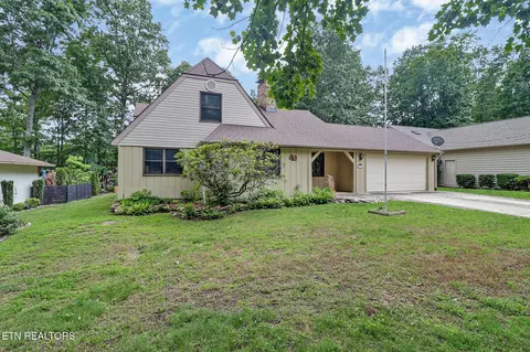 139 Anglewood Dr, Crossville, TN 38558