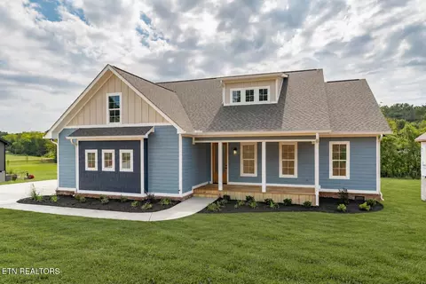 330 Roddy Branch Rd, Rockford, TN 37853