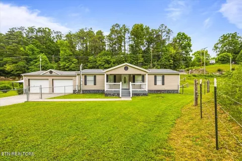123 Sweat Ln, La Follette, TN 37766